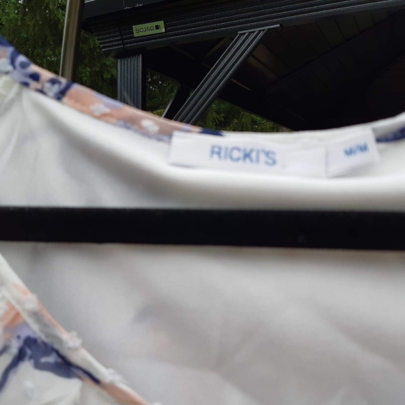 Ricki's Long sleeved Top - Picture 2 of 5